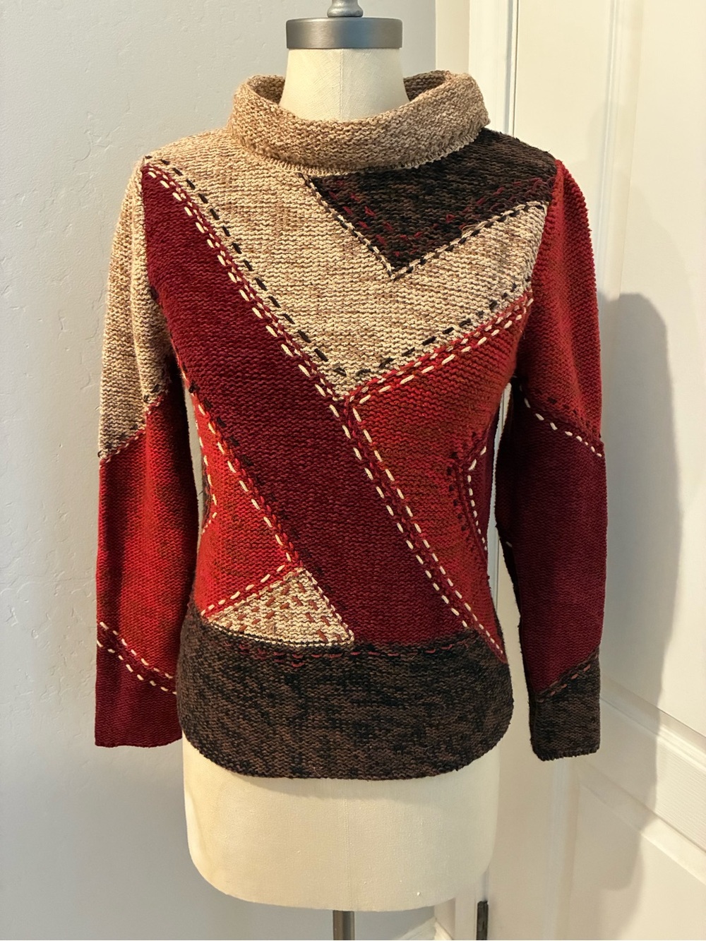 Vintage 90,s  CURIO Colorblock Red and Cream Turtleneck Sweater M